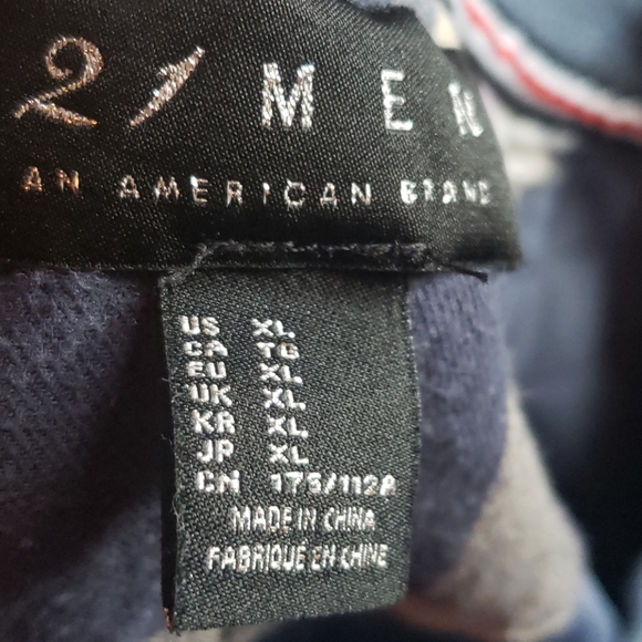 Pullover - Picture 4 of 4